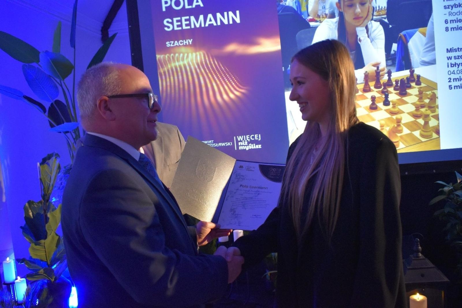 Zdjęcie w galerii na portalu naszwodzislaw.com: Najlepsi z najlepszych nagrodzeni. Gala Powiatu Wodzisławskiego 2026 za nami [FOTO] wiadomości z regionu