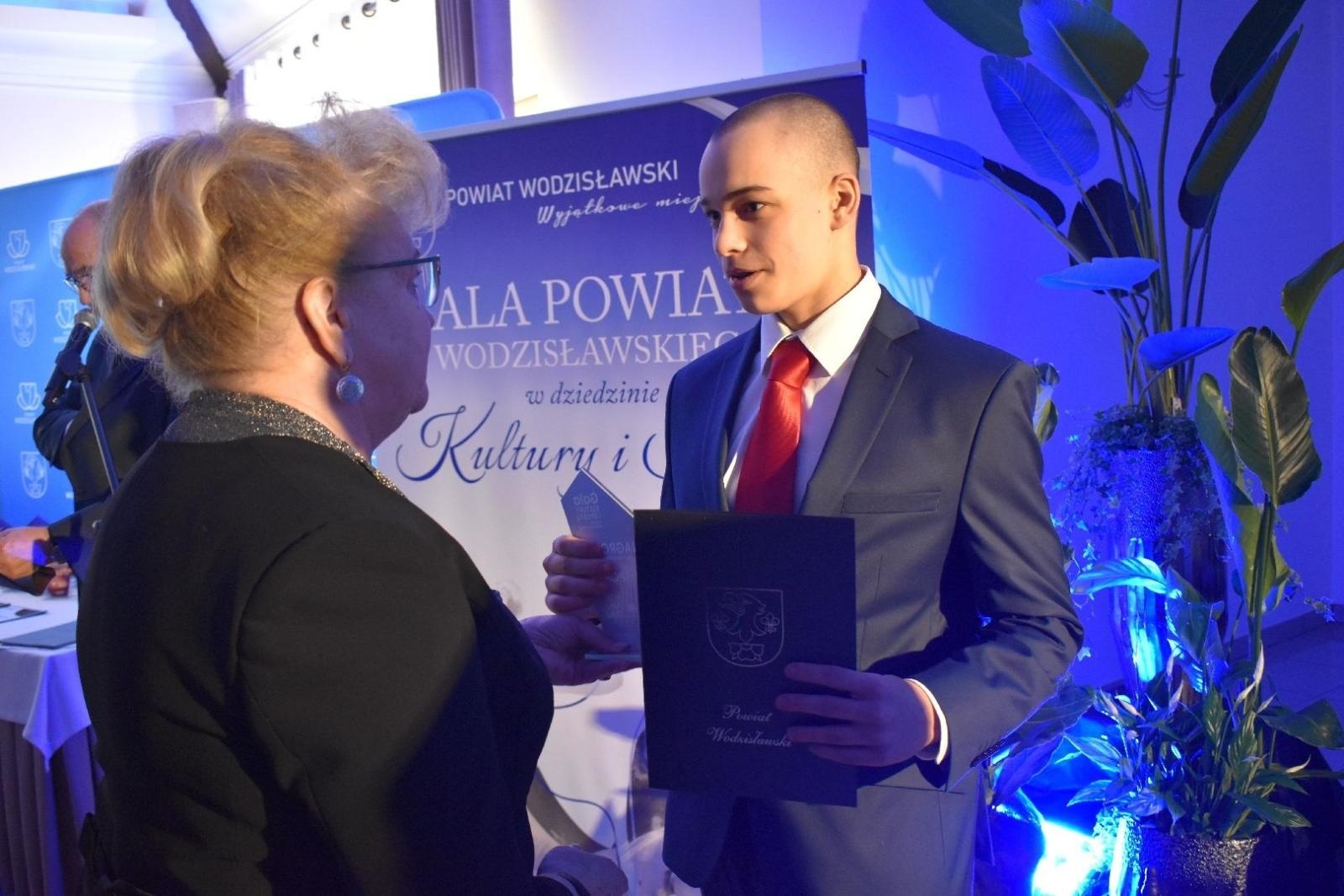 Zdjęcie w galerii na portalu naszwodzislaw.com: Najlepsi z najlepszych nagrodzeni. Gala Powiatu Wodzisławskiego 2026 za nami [FOTO] wiadomości z regionu