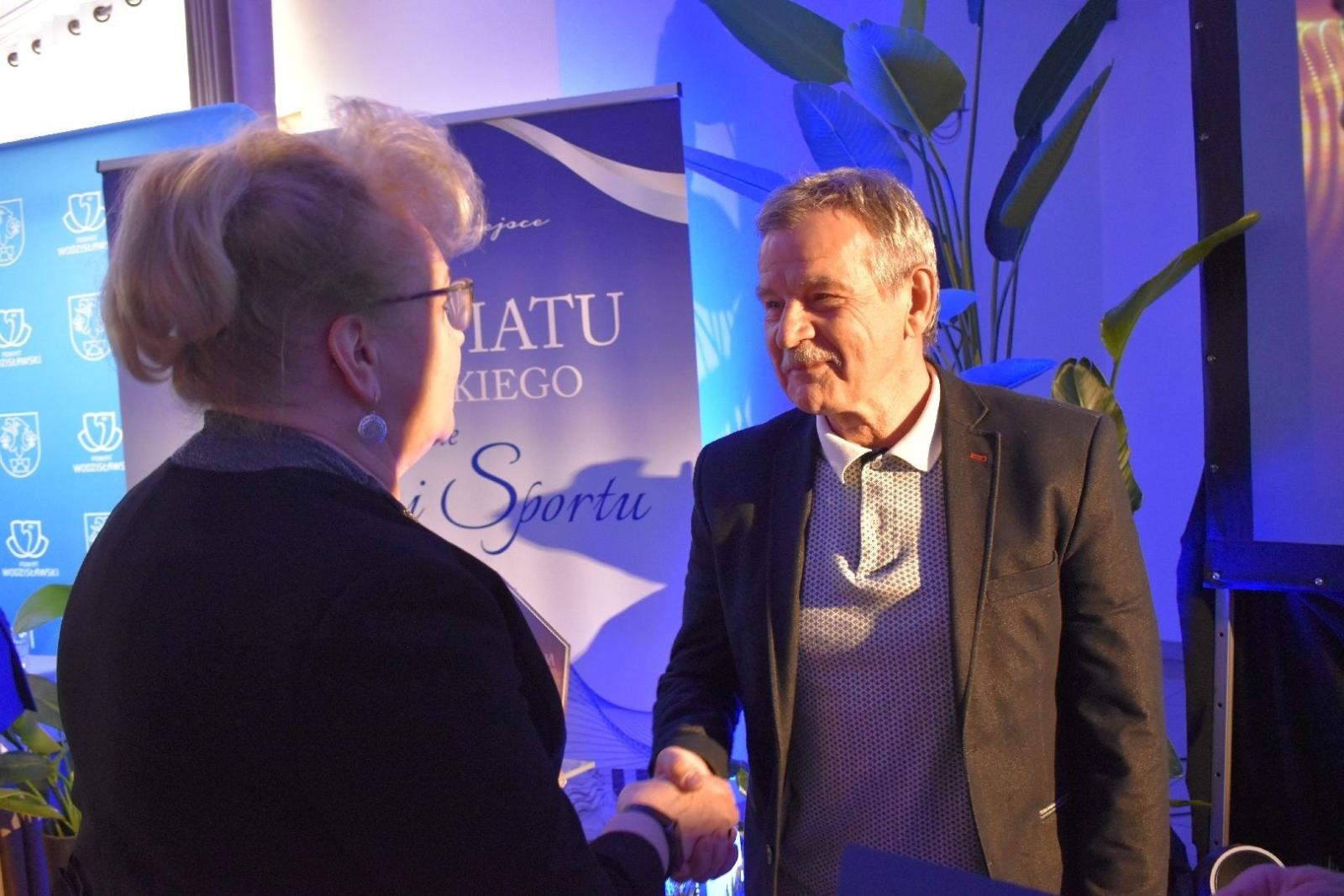 Zdjęcie w galerii na portalu naszwodzislaw.com: Najlepsi z najlepszych nagrodzeni. Gala Powiatu Wodzisławskiego 2026 za nami [FOTO] wiadomości z regionu