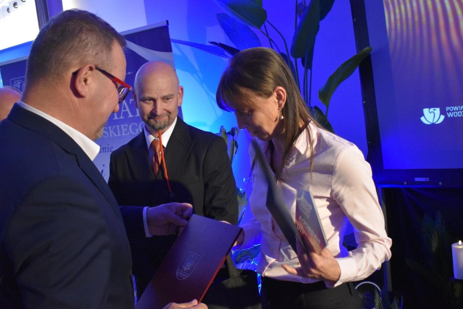 Zdjęcie w galerii na portalu naszwodzislaw.com: Najlepsi z najlepszych nagrodzeni. Gala Powiatu Wodzisławskiego 2026 za nami [FOTO] wiadomości z regionu