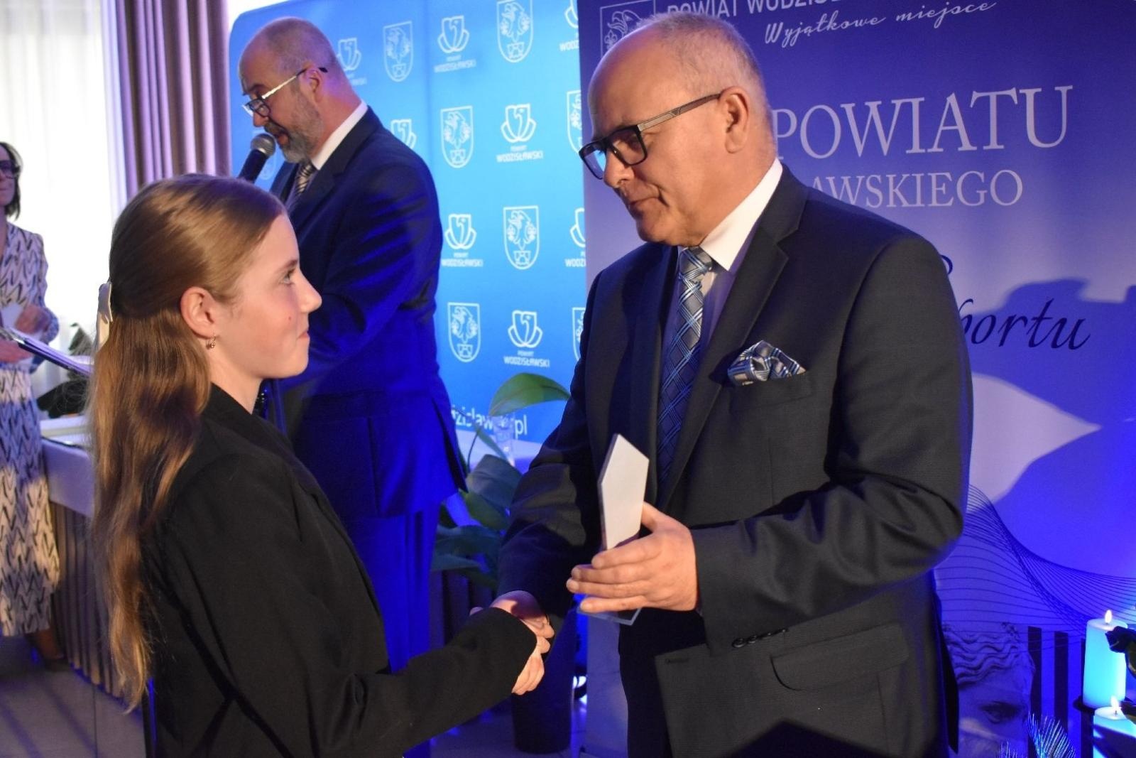 Zdjęcie w galerii na portalu naszwodzislaw.com: Najlepsi z najlepszych nagrodzeni. Gala Powiatu Wodzisławskiego 2026 za nami [FOTO] wiadomości z regionu