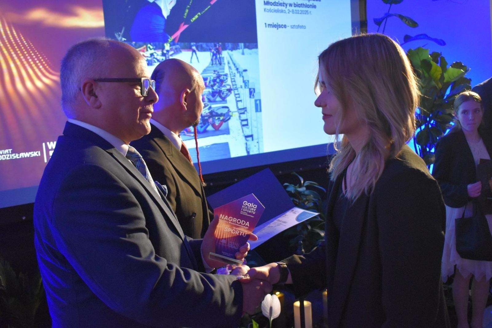 Zdjęcie w galerii na portalu naszwodzislaw.com: Najlepsi z najlepszych nagrodzeni. Gala Powiatu Wodzisławskiego 2026 za nami [FOTO] wiadomości z regionu