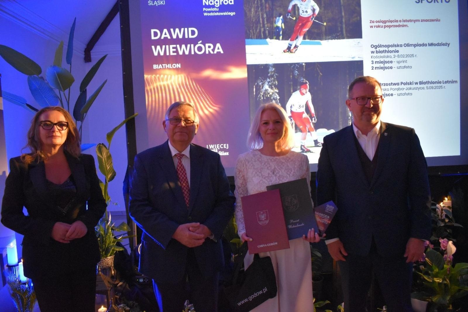 Zdjęcie w galerii na portalu naszwodzislaw.com: Najlepsi z najlepszych nagrodzeni. Gala Powiatu Wodzisławskiego 2026 za nami [FOTO] wiadomości z regionu