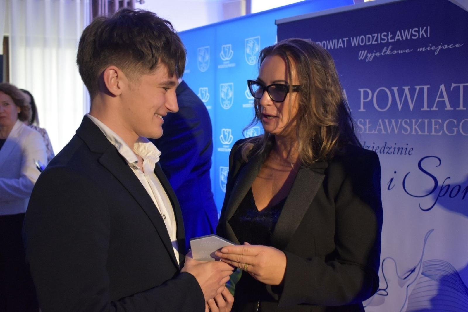 Zdjęcie w galerii na portalu naszwodzislaw.com: Najlepsi z najlepszych nagrodzeni. Gala Powiatu Wodzisławskiego 2026 za nami [FOTO] wiadomości z regionu