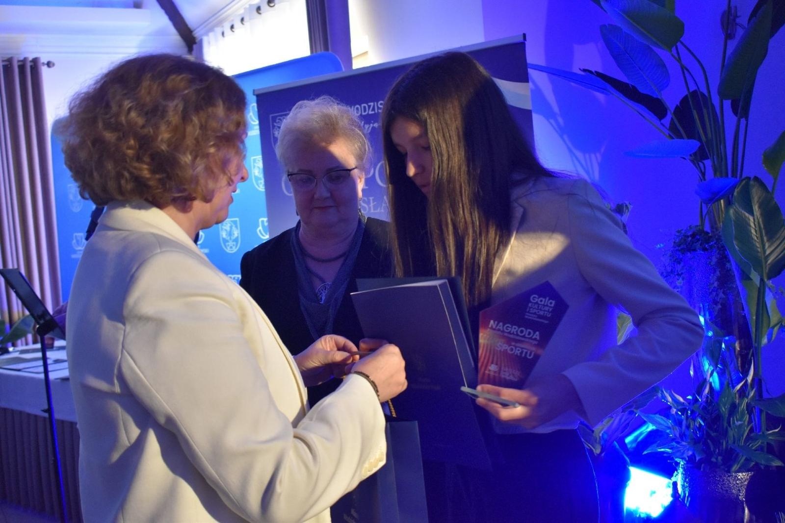 Zdjęcie w galerii na portalu naszwodzislaw.com: Najlepsi z najlepszych nagrodzeni. Gala Powiatu Wodzisławskiego 2026 za nami [FOTO] wiadomości z regionu