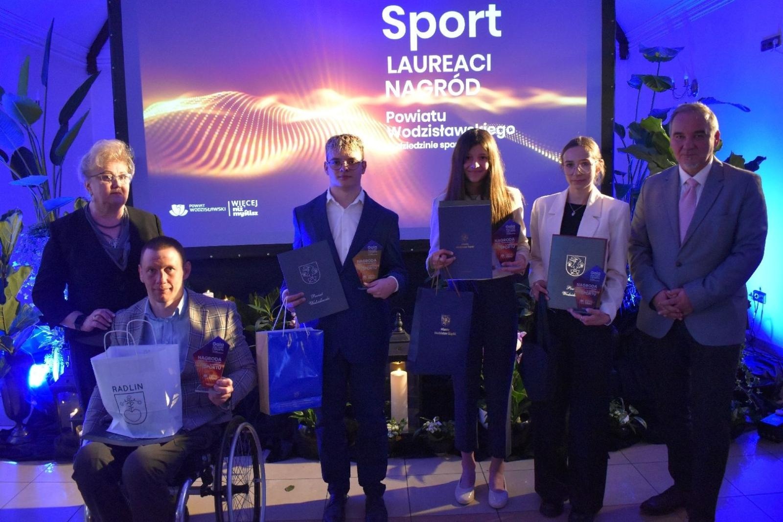 Zdjęcie w galerii na portalu naszwodzislaw.com: Najlepsi z najlepszych nagrodzeni. Gala Powiatu Wodzisławskiego 2026 za nami [FOTO] wiadomości z regionu