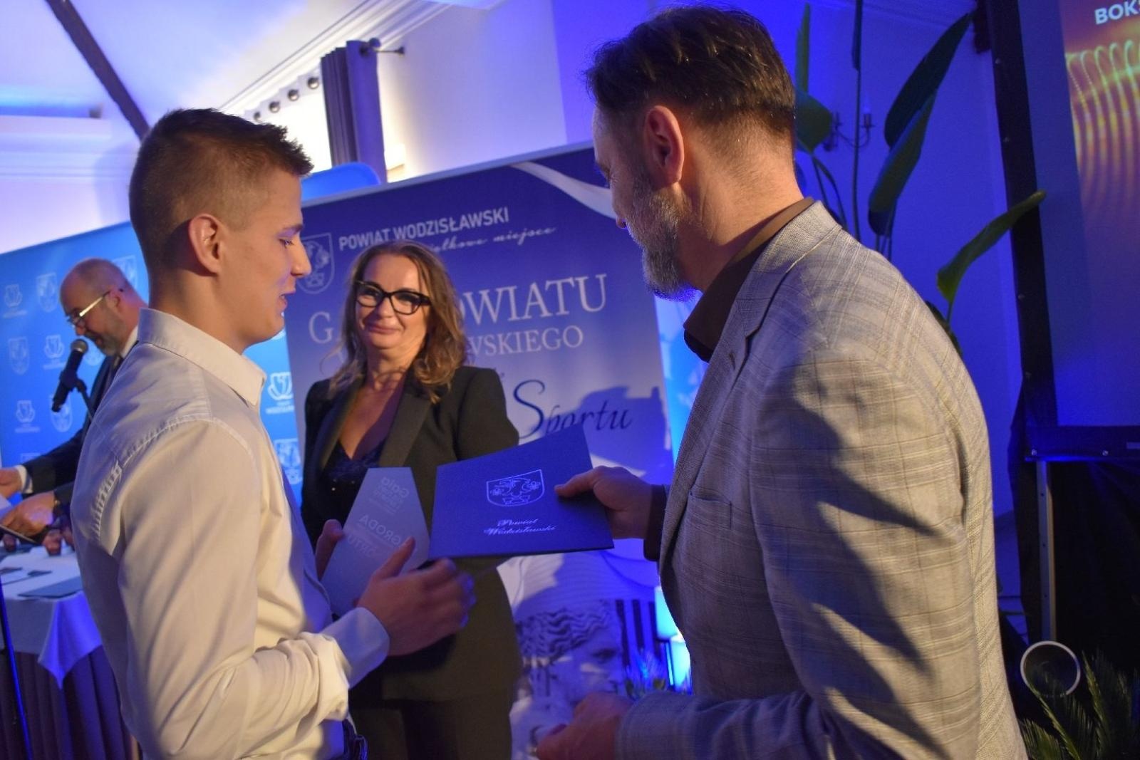 Zdjęcie w galerii na portalu naszwodzislaw.com: Najlepsi z najlepszych nagrodzeni. Gala Powiatu Wodzisławskiego 2026 za nami [FOTO] wiadomości z regionu