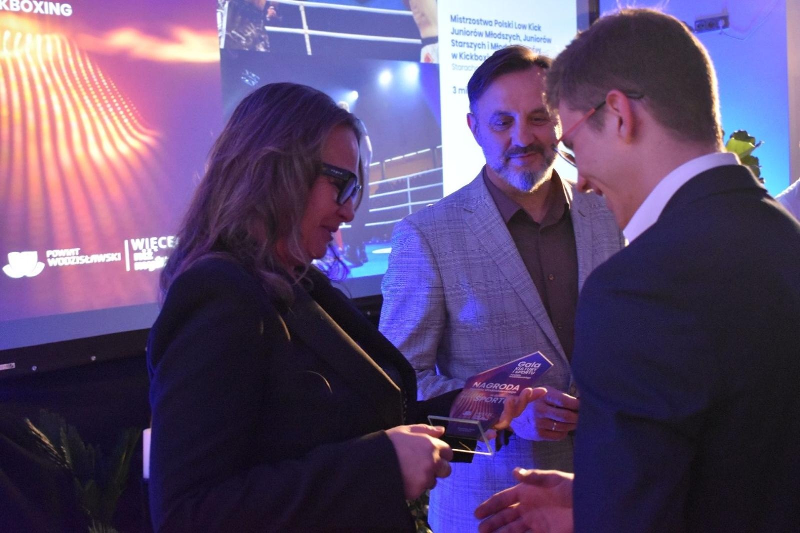 Zdjęcie w galerii na portalu naszwodzislaw.com: Najlepsi z najlepszych nagrodzeni. Gala Powiatu Wodzisławskiego 2026 za nami [FOTO] wiadomości z regionu