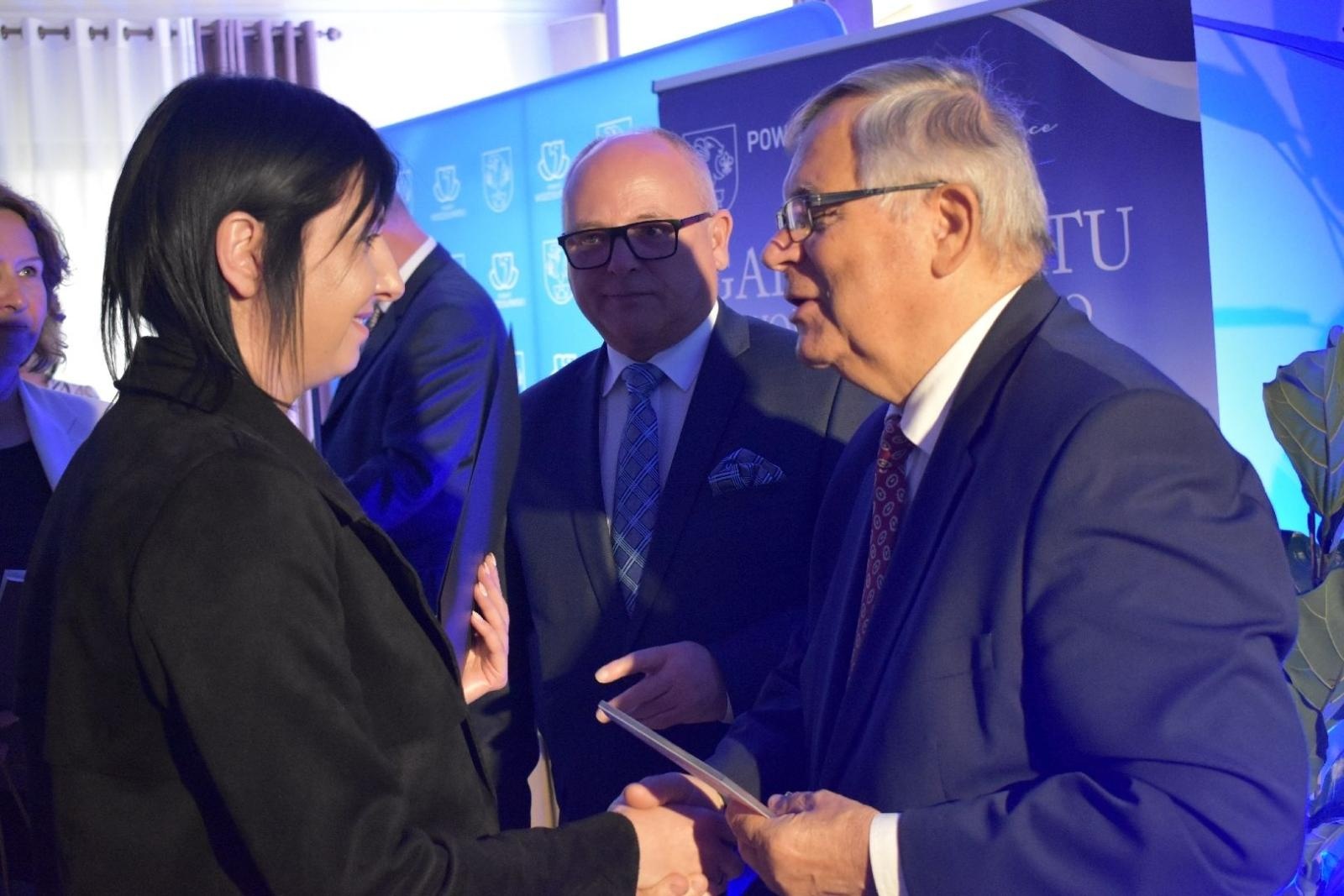 Zdjęcie w galerii na portalu naszwodzislaw.com: Najlepsi z najlepszych nagrodzeni. Gala Powiatu Wodzisławskiego 2026 za nami [FOTO] wiadomości z regionu