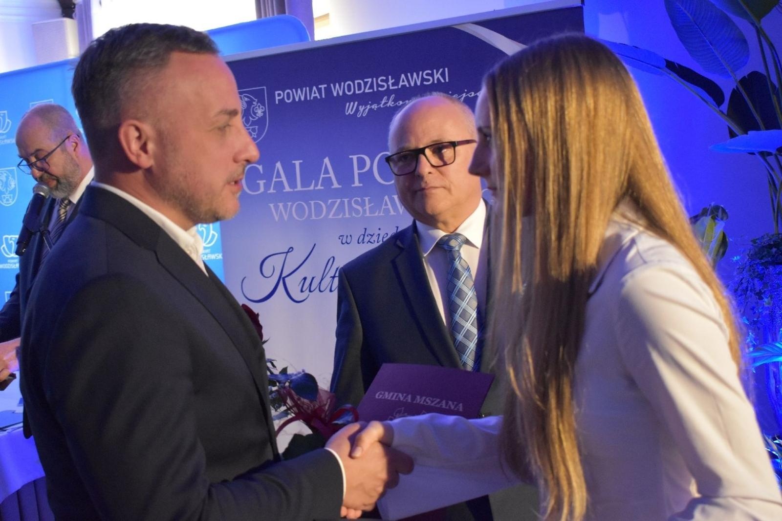 Zdjęcie w galerii na portalu naszwodzislaw.com: Najlepsi z najlepszych nagrodzeni. Gala Powiatu Wodzisławskiego 2026 za nami [FOTO] wiadomości z regionu