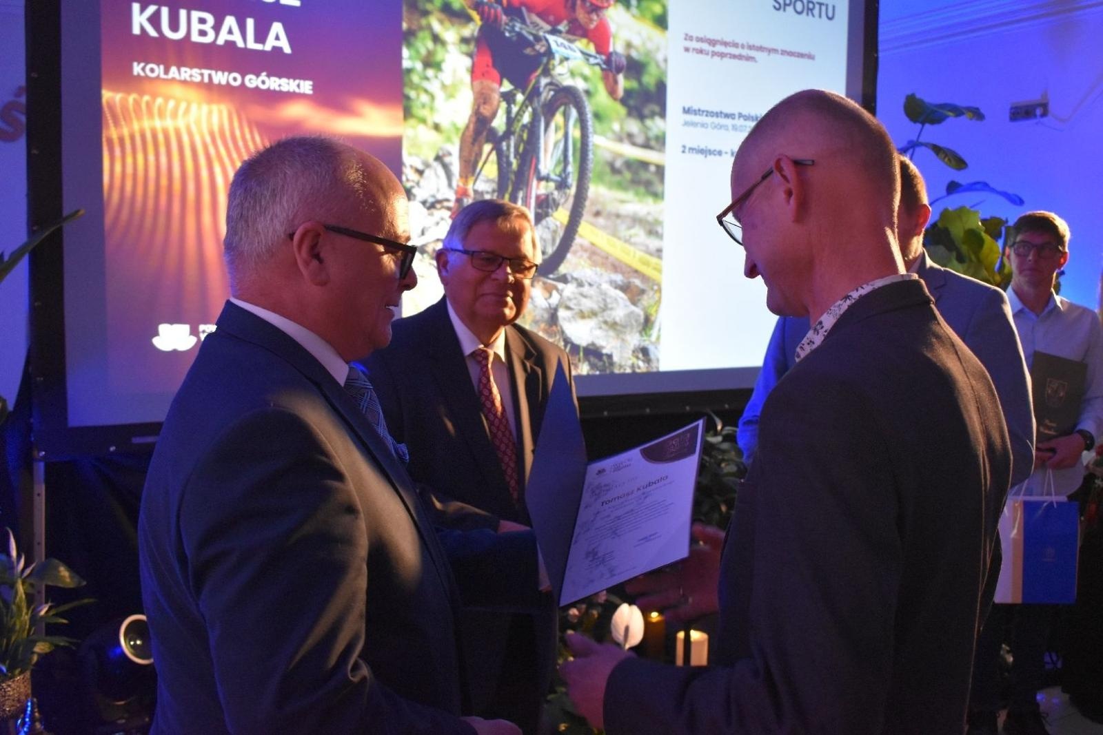 Zdjęcie w galerii na portalu naszwodzislaw.com: Najlepsi z najlepszych nagrodzeni. Gala Powiatu Wodzisławskiego 2026 za nami [FOTO] wiadomości z regionu