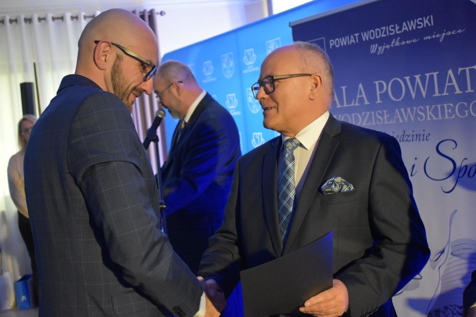 Zdjęcie w galerii na portalu naszwodzislaw.com: Najlepsi z najlepszych nagrodzeni. Gala Powiatu Wodzisławskiego 2026 za nami [FOTO] wiadomości z regionu