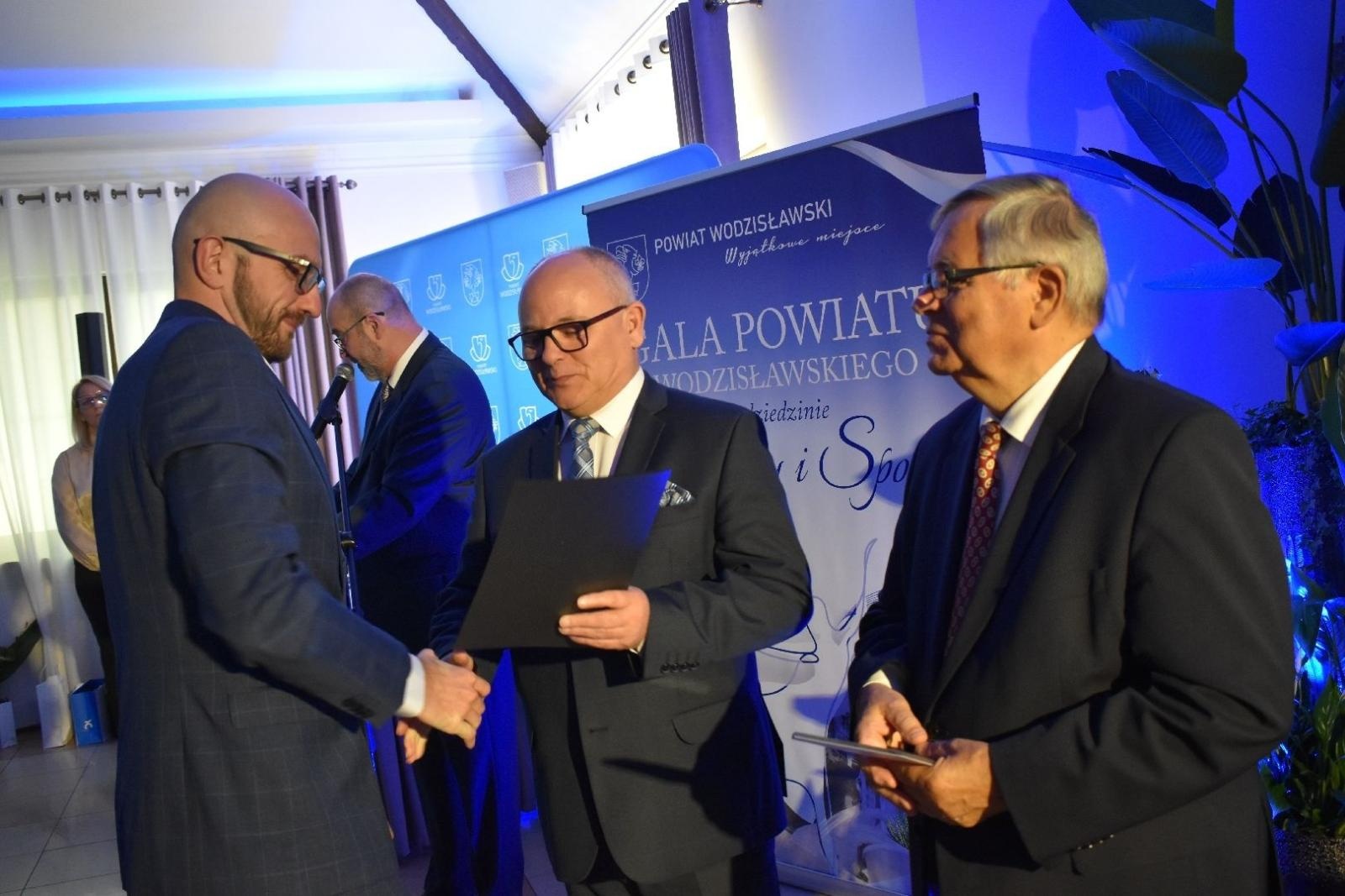 Zdjęcie w galerii na portalu naszwodzislaw.com: Najlepsi z najlepszych nagrodzeni. Gala Powiatu Wodzisławskiego 2026 za nami [FOTO] wiadomości z regionu