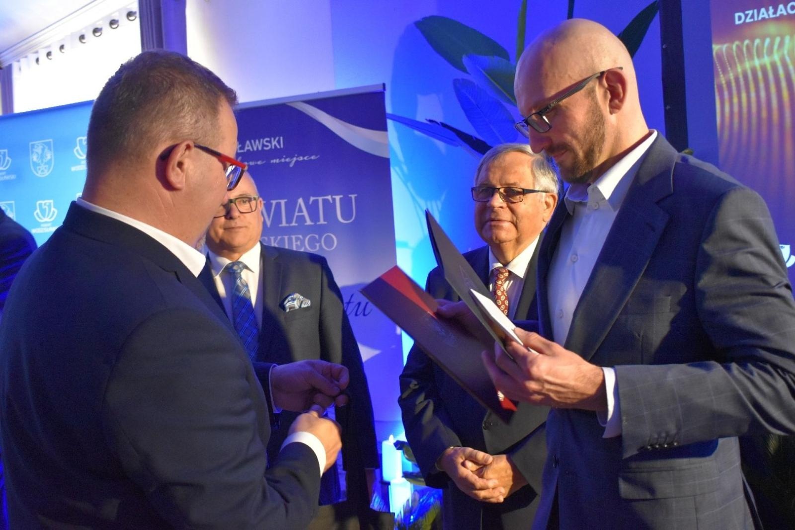 Zdjęcie w galerii na portalu naszwodzislaw.com: Najlepsi z najlepszych nagrodzeni. Gala Powiatu Wodzisławskiego 2026 za nami [FOTO] wiadomości z regionu