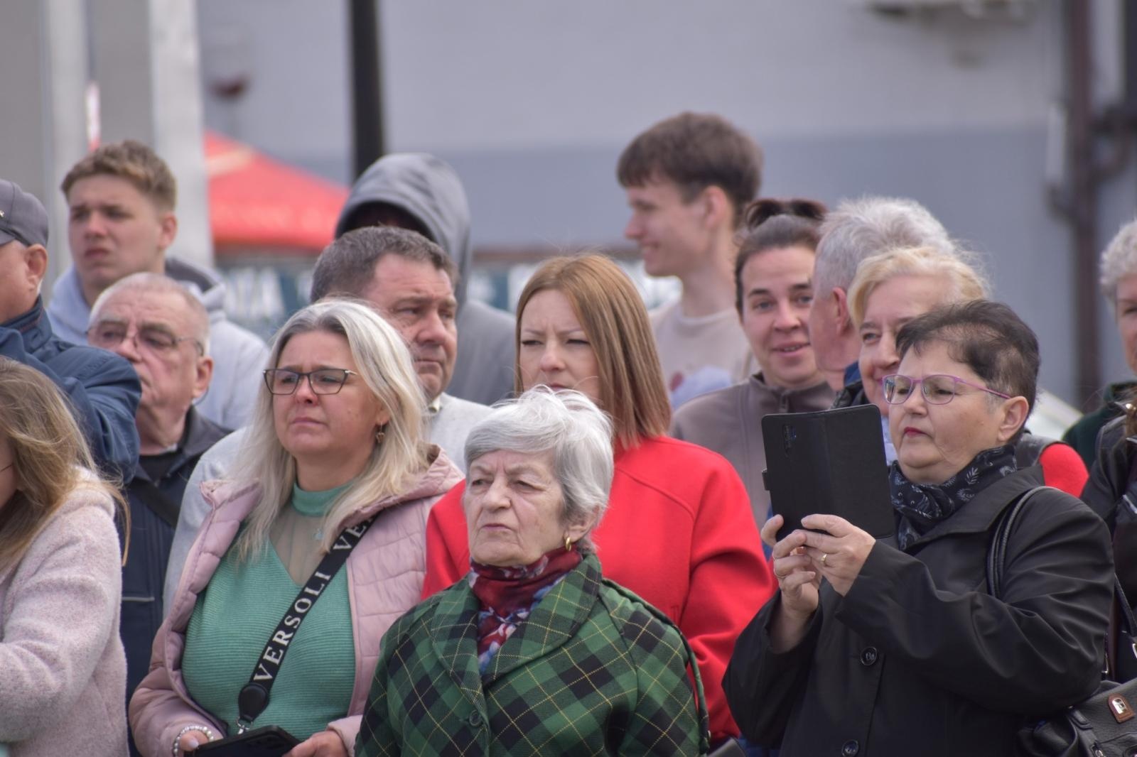 Zdjęcie w galerii na portalu naszwodzislaw.com: Ślubowanie kadetów w Rydułtowach. Młodzież rozpoczęła wojskową drogę wiadomości z regionu