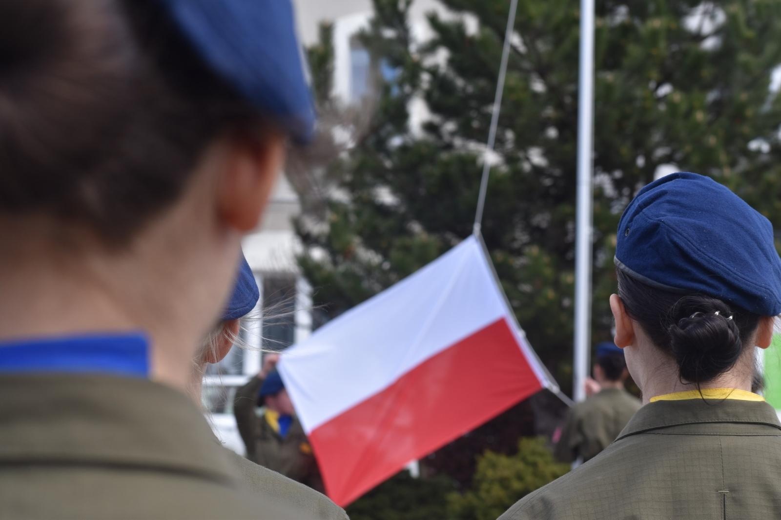 Zdjęcie w galerii na portalu naszwodzislaw.com: Ślubowanie kadetów w Rydułtowach. Młodzież rozpoczęła wojskową drogę wiadomości z regionu