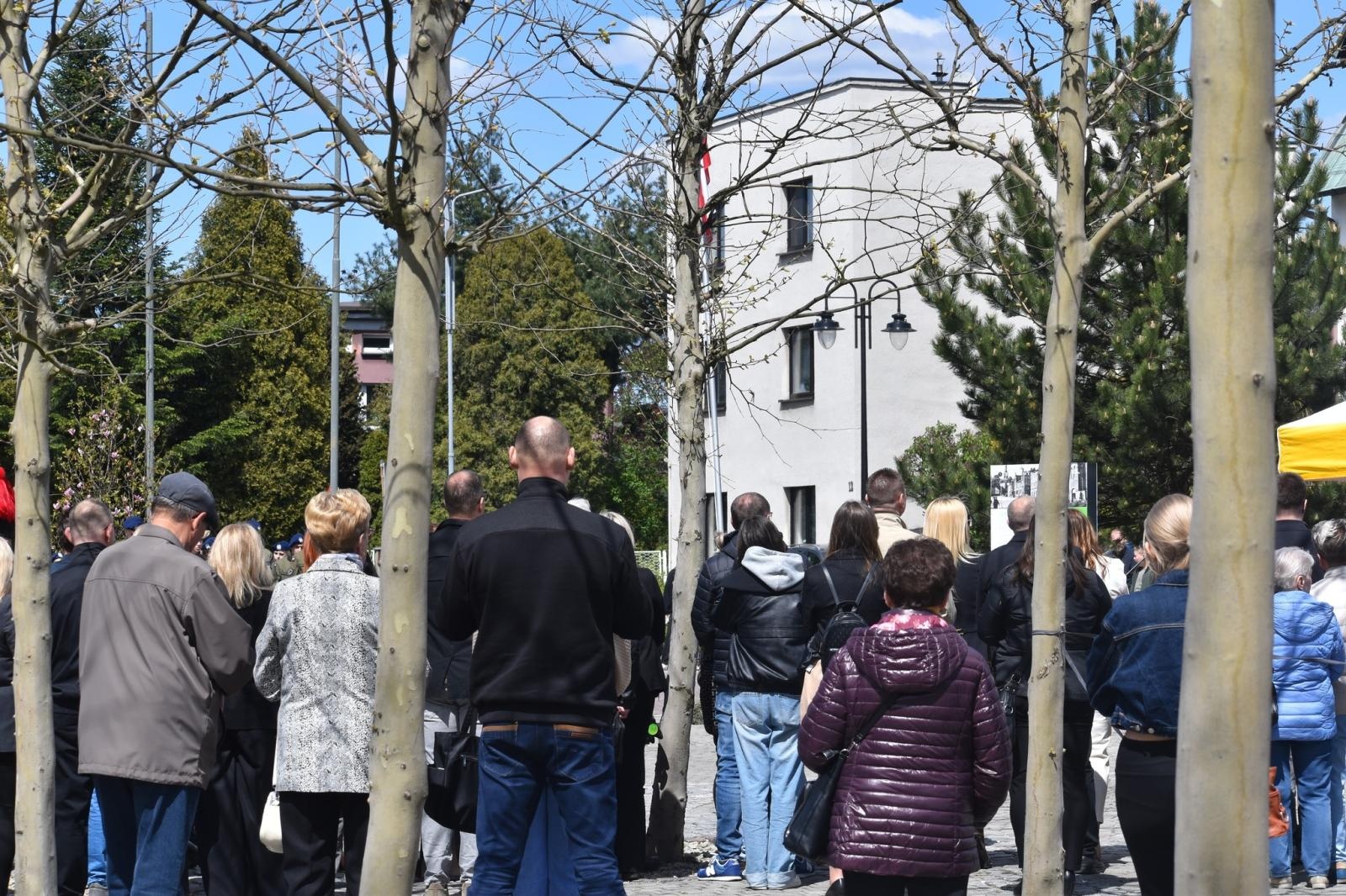 Zdjęcie w galerii na portalu naszwodzislaw.com: Ślubowanie kadetów w Rydułtowach. Młodzież rozpoczęła wojskową drogę wiadomości z regionu