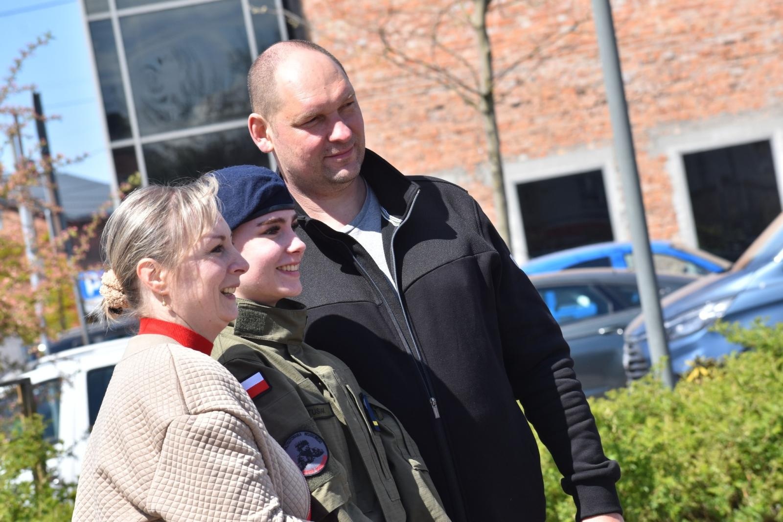 Zdjęcie w galerii na portalu naszwodzislaw.com: Ślubowanie kadetów w Rydułtowach. Młodzież rozpoczęła wojskową drogę wiadomości z regionu