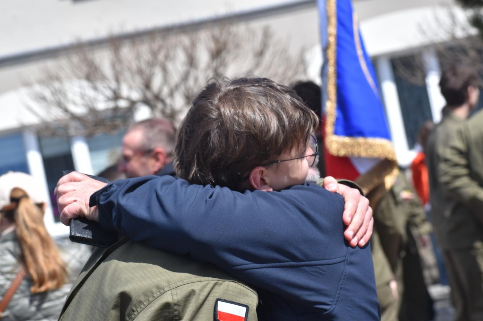 Zdjęcie w galerii na portalu naszwodzislaw.com: Ślubowanie kadetów w Rydułtowach. Młodzież rozpoczęła wojskową drogę wiadomości z regionu