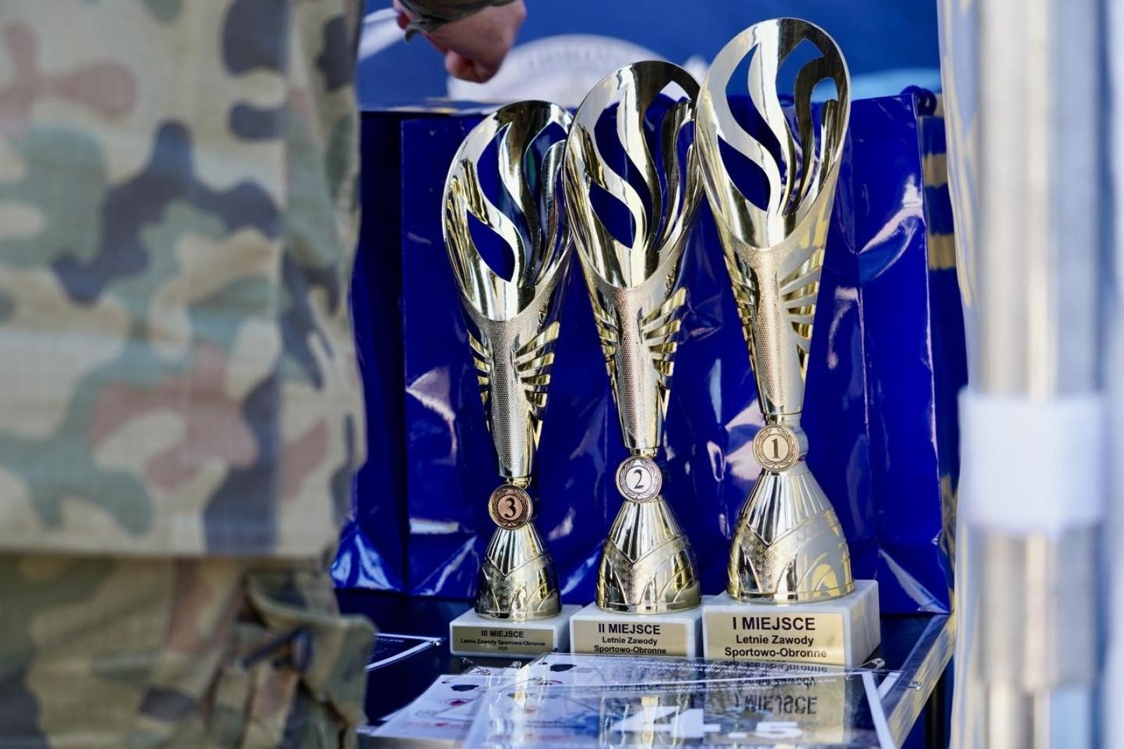 Zdjęcie w galerii na portalu naszwodzislaw.com: Ślubowanie kadetów w Rydułtowach. Młodzież rozpoczęła wojskową drogę wiadomości z regionu