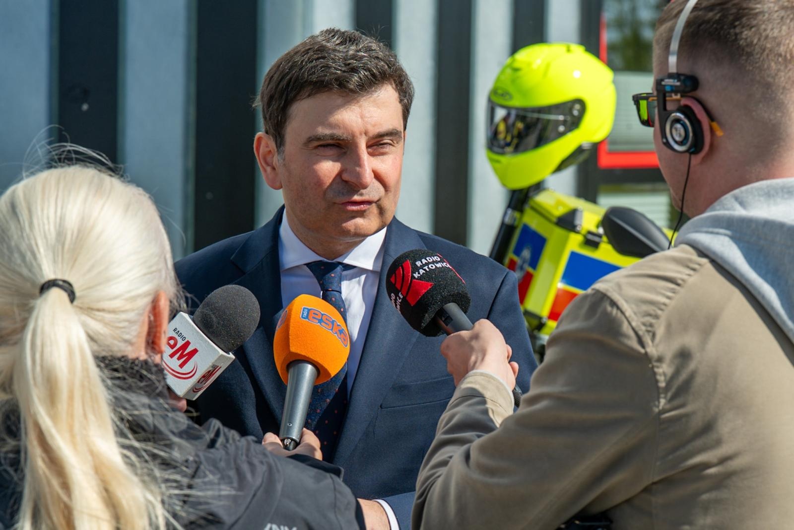 Zdjęcie w galerii na portalu naszwodzislaw.com: Motoambulanse w systemie ratownictwa. Nowelizacja ustawy zwiększy szybkość reakcji służb wiadomości z regionu