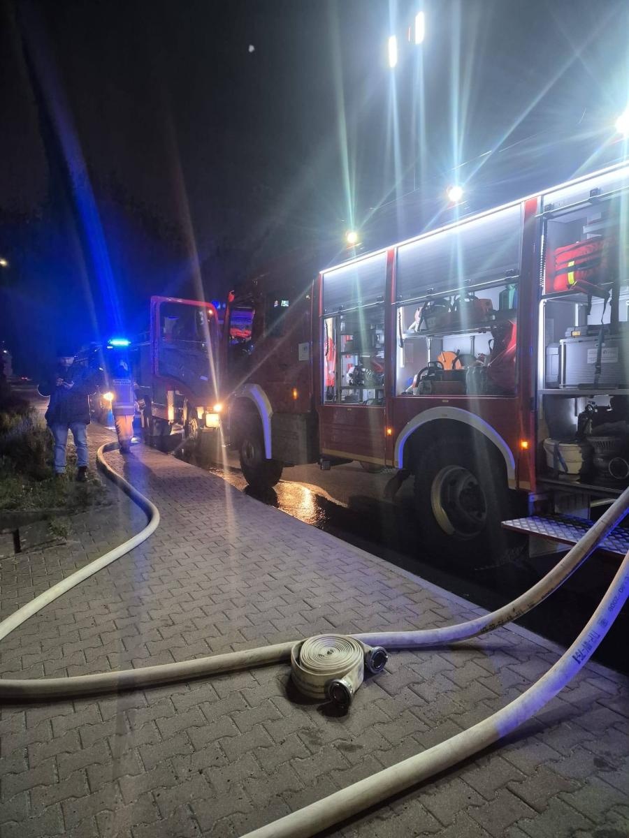 Zdjęcie w galerii na portalu naszwodzislaw.com: Interwencja strażaków w Lubomi. Ogień strawił budynek gospodarczy wiadomości z regionu