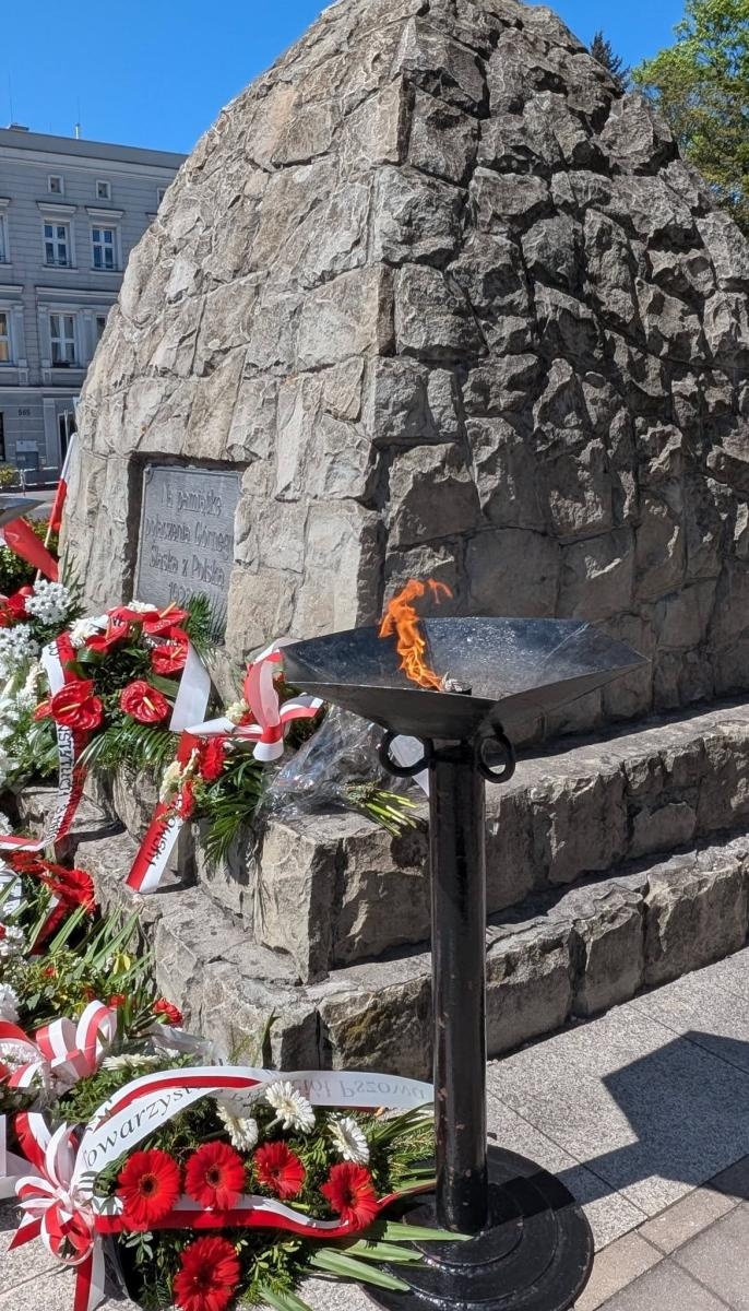 Zdjęcie w galerii na portalu naszwodzislaw.com: Obchody Konstytucji 3 Maja w Pszowie. Modlitwa i pamięć o bohaterach wiadomości z regionu