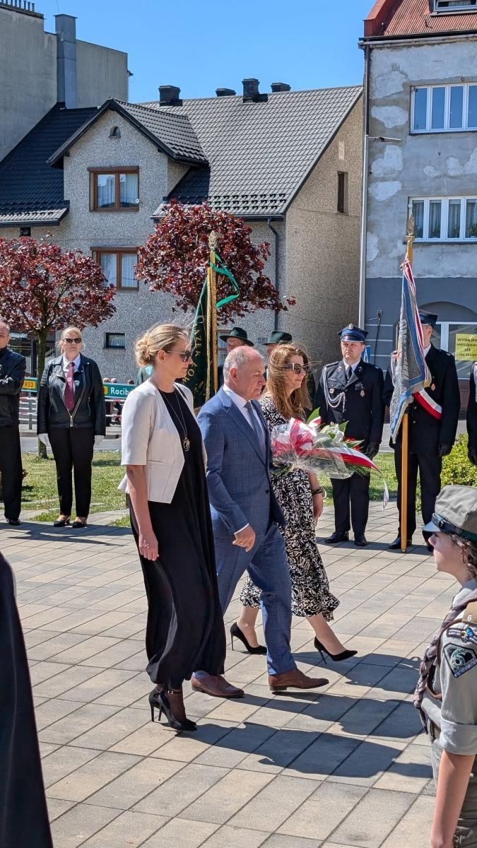 Zdjęcie w galerii na portalu naszwodzislaw.com: Obchody Konstytucji 3 Maja w Pszowie. Modlitwa i pamięć o bohaterach wiadomości z regionu