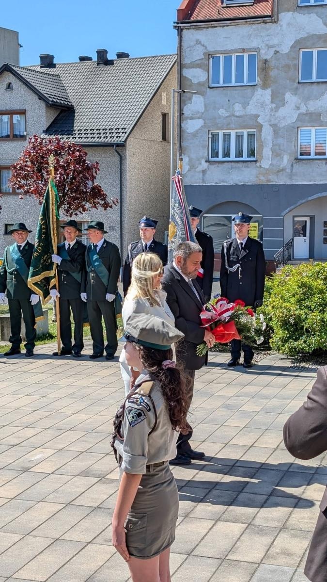Zdjęcie w galerii na portalu naszwodzislaw.com: Obchody Konstytucji 3 Maja w Pszowie. Modlitwa i pamięć o bohaterach wiadomości z regionu