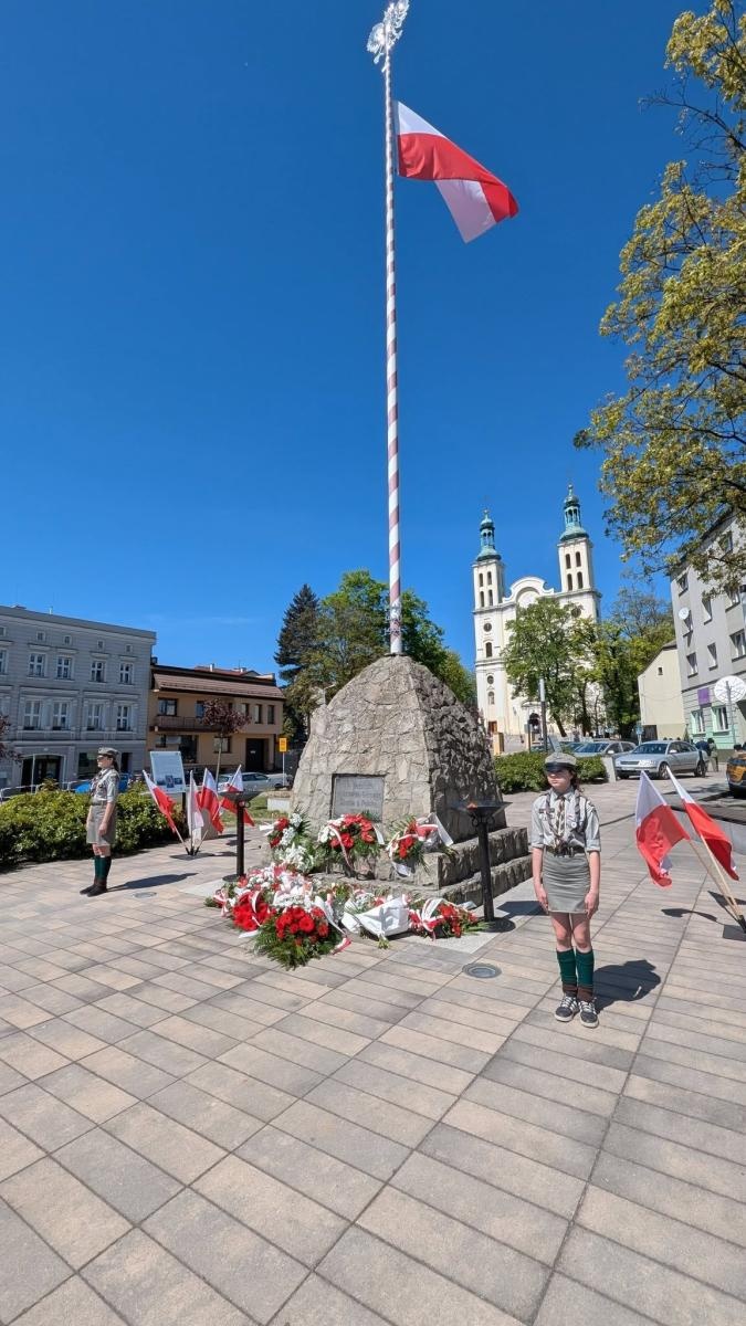 Zdjęcie w galerii na portalu naszwodzislaw.com: Obchody Konstytucji 3 Maja w Pszowie. Modlitwa i pamięć o bohaterach wiadomości z regionu