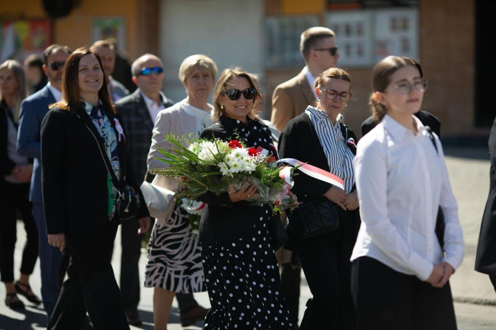 Zdjęcie w galerii na portalu naszwodzislaw.com: Obchody Święta Konstytucji 3 Maja w Radlinie. Wspólna pamięć i uroczystości patriotyczne wiadomości z regionu