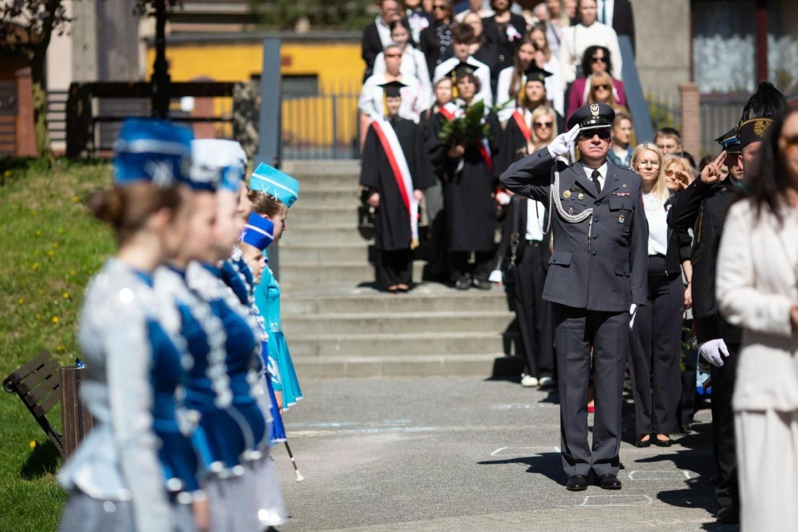 Zdjęcie w galerii na portalu naszwodzislaw.com: Obchody Święta Konstytucji 3 Maja w Radlinie. Wspólna pamięć i uroczystości patriotyczne wiadomości z regionu