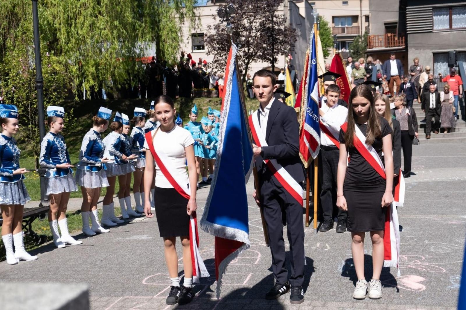 Zdjęcie w galerii na portalu naszwodzislaw.com: Obchody Święta Konstytucji 3 Maja w Radlinie. Wspólna pamięć i uroczystości patriotyczne wiadomości z regionu
