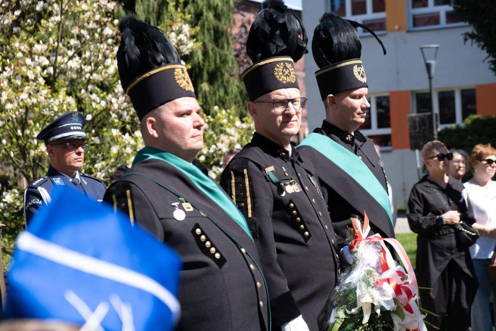 Zdjęcie w galerii na portalu naszwodzislaw.com: Obchody Święta Konstytucji 3 Maja w Radlinie. Wspólna pamięć i uroczystości patriotyczne wiadomości z regionu