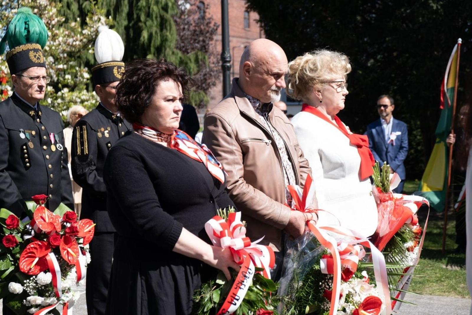 Zdjęcie w galerii na portalu naszwodzislaw.com: Obchody Święta Konstytucji 3 Maja w Radlinie. Wspólna pamięć i uroczystości patriotyczne wiadomości z regionu