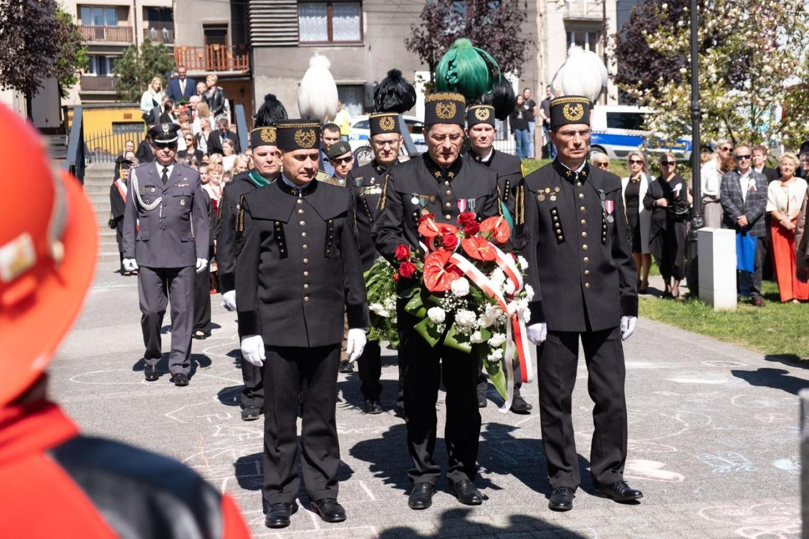 Zdjęcie w galerii na portalu naszwodzislaw.com: Obchody Święta Konstytucji 3 Maja w Radlinie. Wspólna pamięć i uroczystości patriotyczne wiadomości z regionu