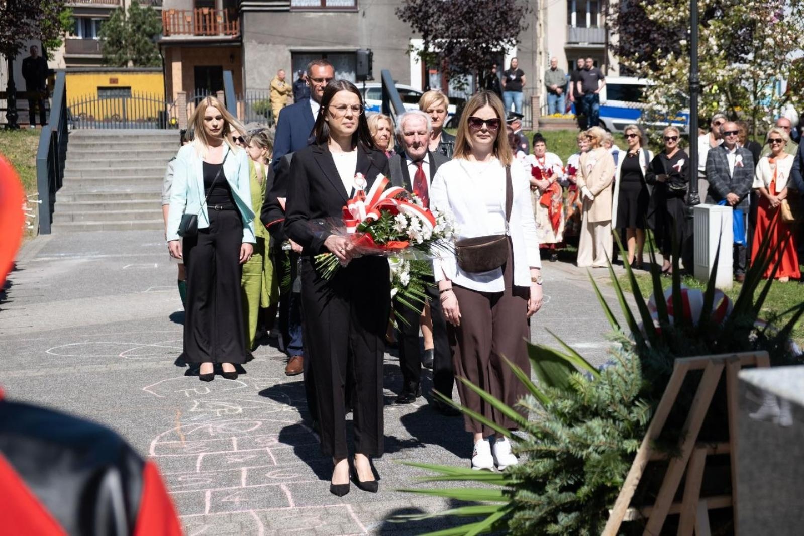 Zdjęcie w galerii na portalu naszwodzislaw.com: Obchody Święta Konstytucji 3 Maja w Radlinie. Wspólna pamięć i uroczystości patriotyczne wiadomości z regionu