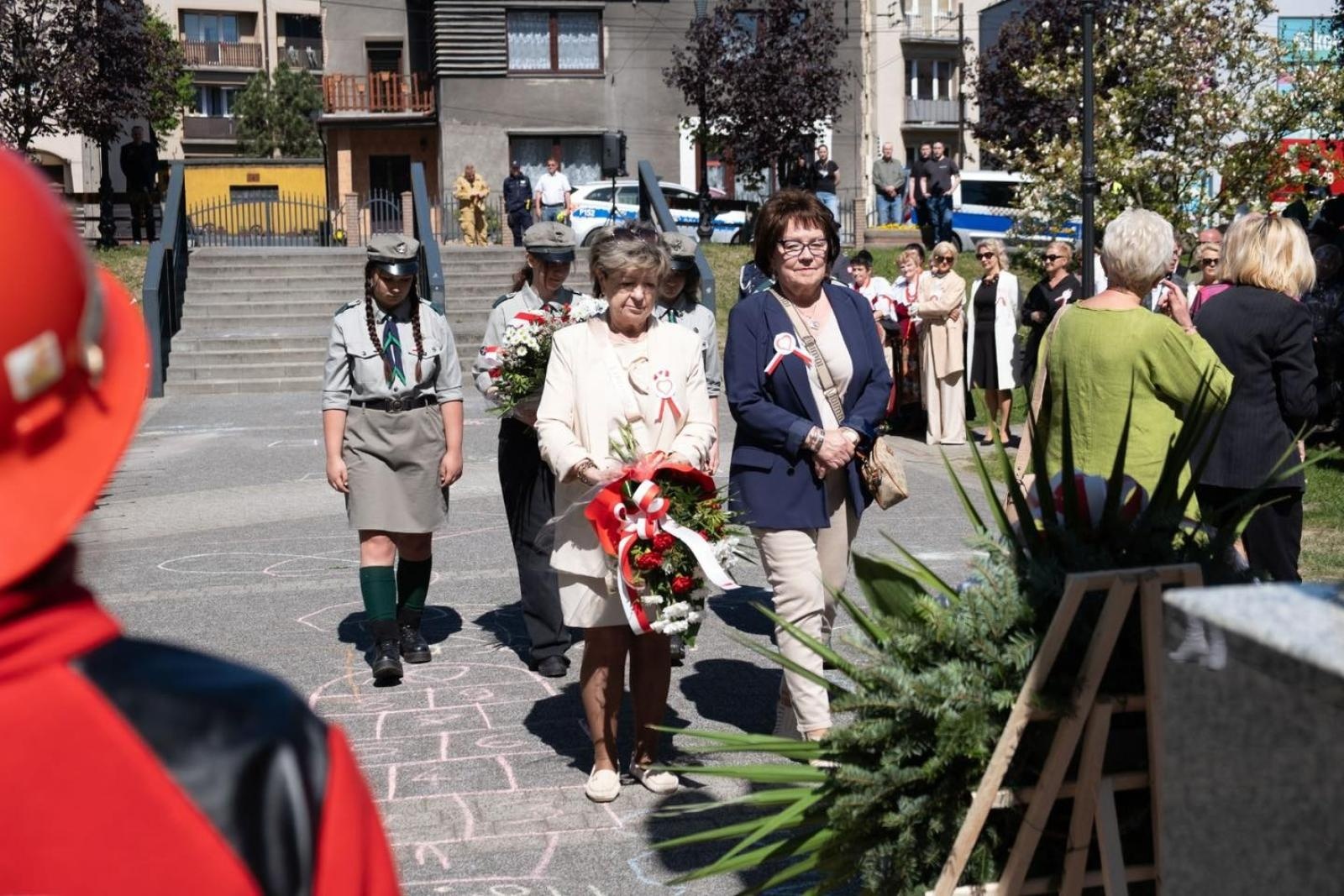 Zdjęcie w galerii na portalu naszwodzislaw.com: Obchody Święta Konstytucji 3 Maja w Radlinie. Wspólna pamięć i uroczystości patriotyczne wiadomości z regionu