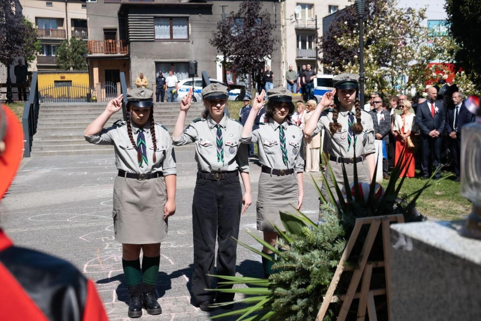 Zdjęcie w galerii na portalu naszwodzislaw.com: Obchody Święta Konstytucji 3 Maja w Radlinie. Wspólna pamięć i uroczystości patriotyczne wiadomości z regionu
