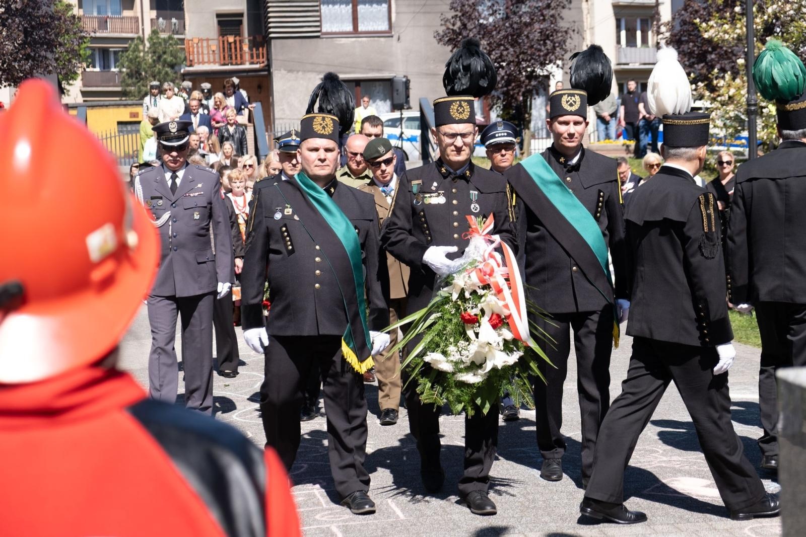 Zdjęcie w galerii na portalu naszwodzislaw.com: Obchody Święta Konstytucji 3 Maja w Radlinie. Wspólna pamięć i uroczystości patriotyczne wiadomości z regionu