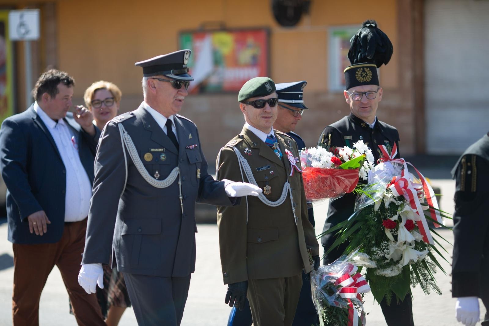 Zdjęcie w galerii na portalu naszwodzislaw.com: Obchody Święta Konstytucji 3 Maja w Radlinie. Wspólna pamięć i uroczystości patriotyczne wiadomości z regionu