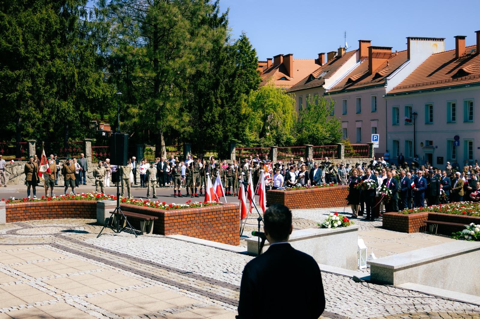 Zdjęcie w galerii na portalu naszwodzislaw.com: Wodzisław Śląski pamięta o Konstytucji 3 Maja. Uroczystości z udziałem mieszkańców i władz wiadomości z regionu