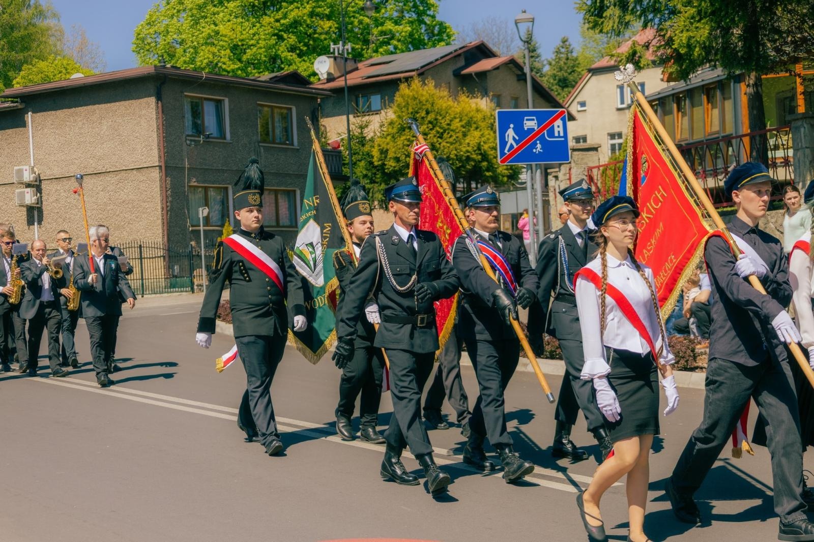 Zdjęcie w galerii na portalu naszwodzislaw.com: Wodzisław Śląski pamięta o Konstytucji 3 Maja. Uroczystości z udziałem mieszkańców i władz wiadomości z regionu