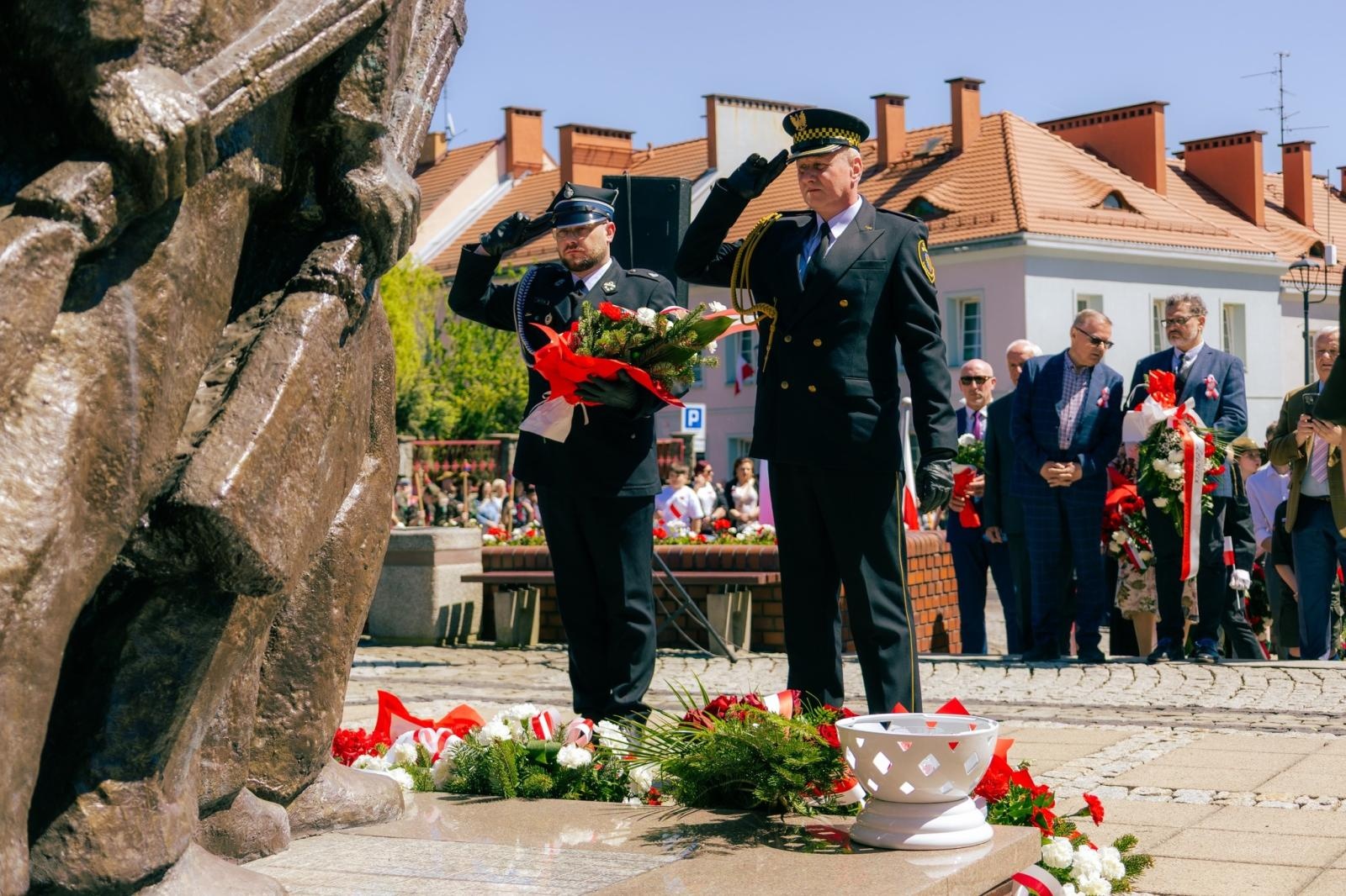 Zdjęcie w galerii na portalu naszwodzislaw.com: Wodzisław Śląski pamięta o Konstytucji 3 Maja. Uroczystości z udziałem mieszkańców i władz wiadomości z regionu