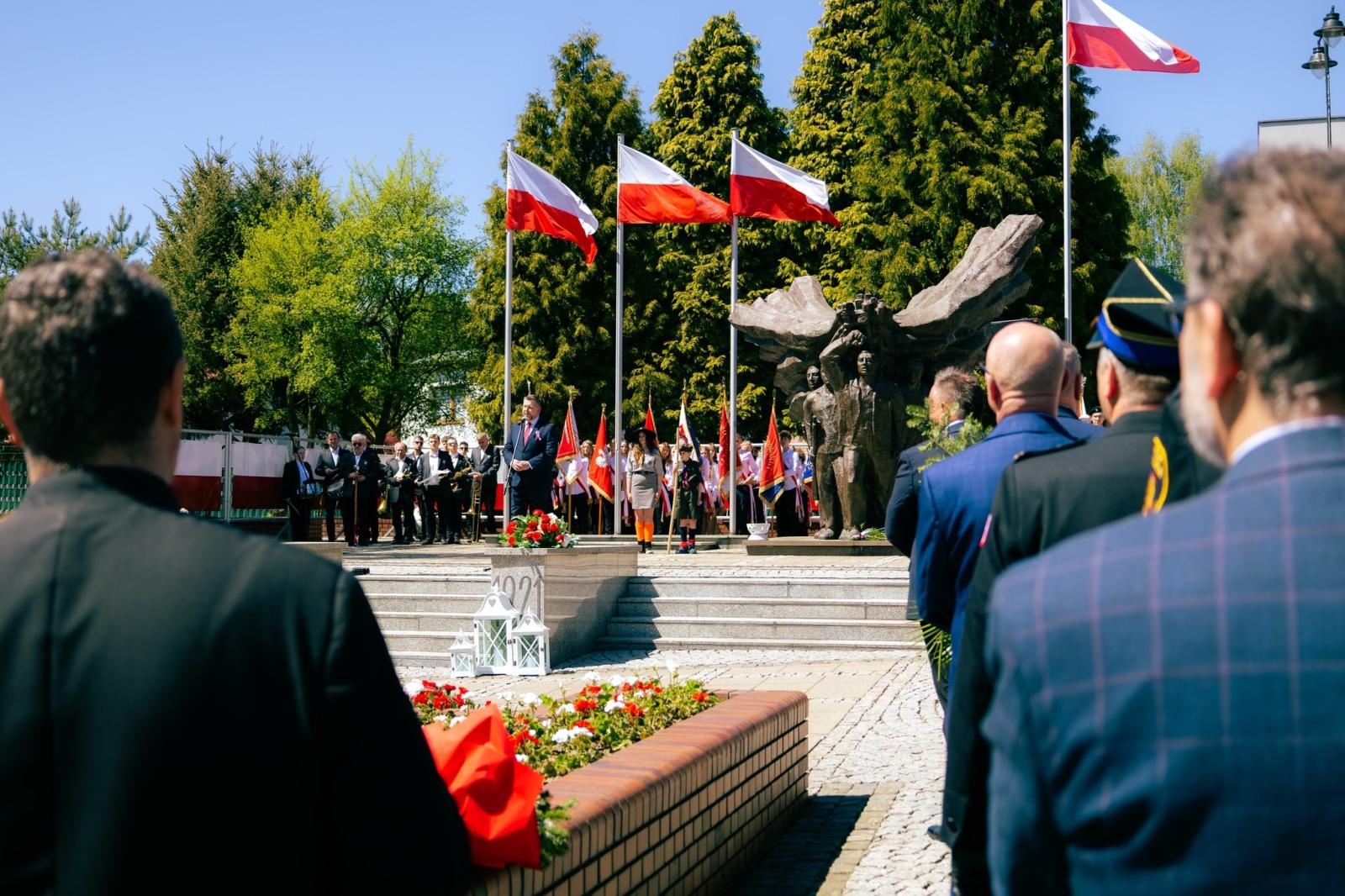 Zdjęcie w galerii na portalu naszwodzislaw.com: Wodzisław Śląski pamięta o Konstytucji 3 Maja. Uroczystości z udziałem mieszkańców i władz wiadomości z regionu