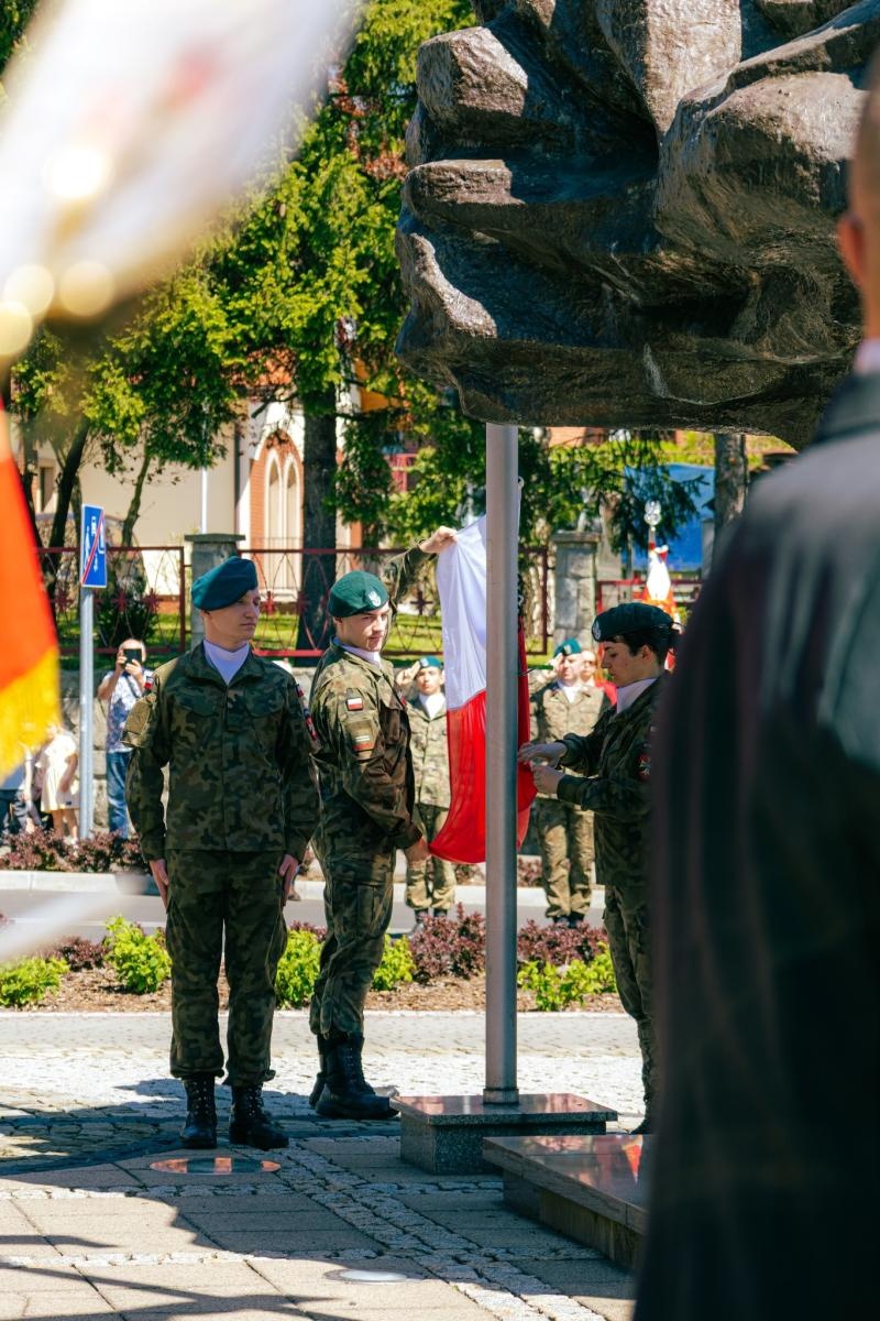 Zdjęcie w galerii na portalu naszwodzislaw.com: Wodzisław Śląski pamięta o Konstytucji 3 Maja. Uroczystości z udziałem mieszkańców i władz wiadomości z regionu