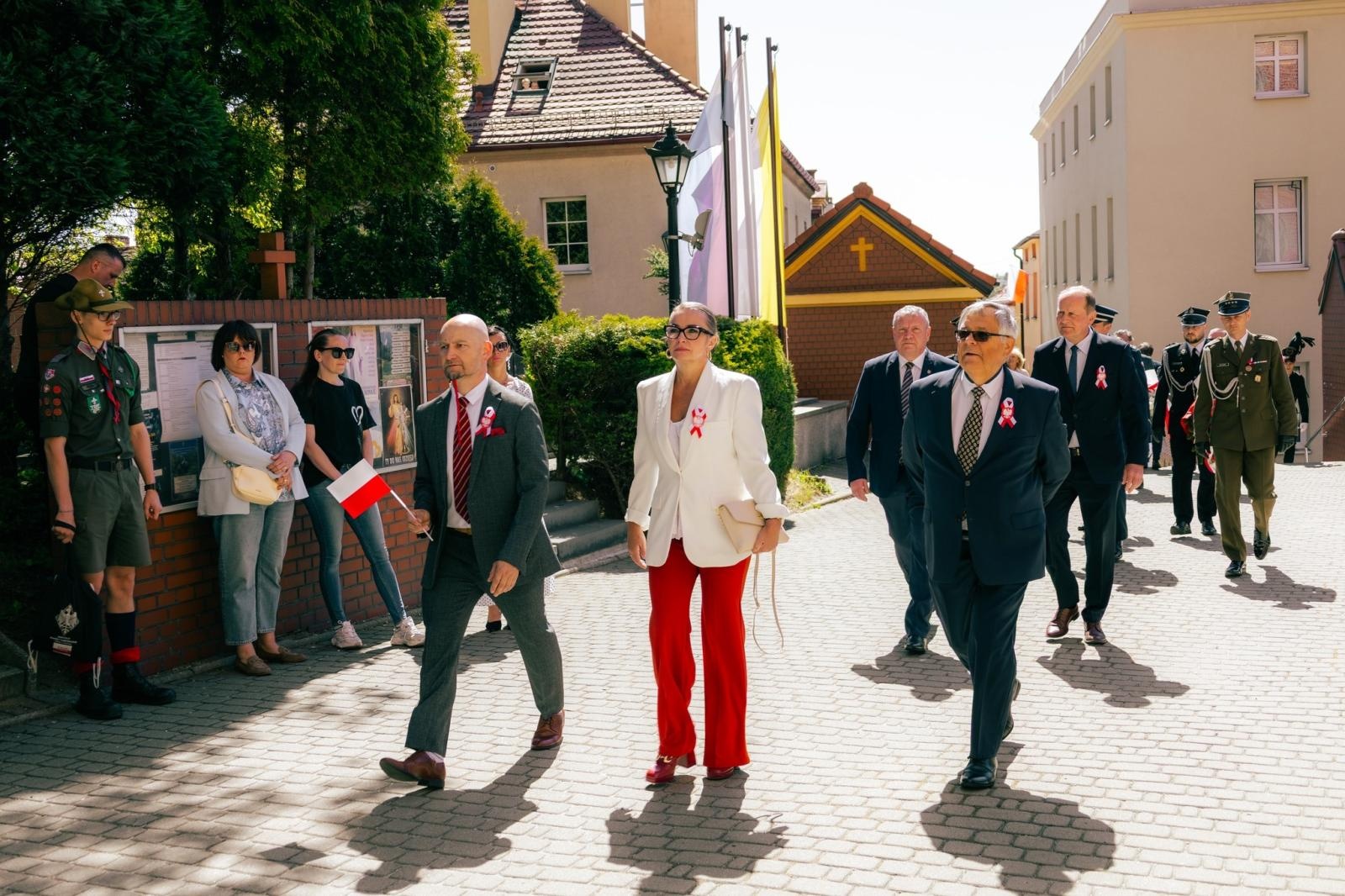 Zdjęcie w galerii na portalu naszwodzislaw.com: Wodzisław Śląski pamięta o Konstytucji 3 Maja. Uroczystości z udziałem mieszkańców i władz wiadomości z regionu