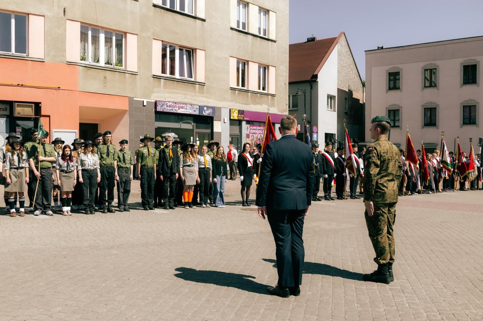 Zdjęcie w galerii na portalu naszwodzislaw.com: Wodzisław Śląski pamięta o Konstytucji 3 Maja. Uroczystości z udziałem mieszkańców i władz wiadomości z regionu