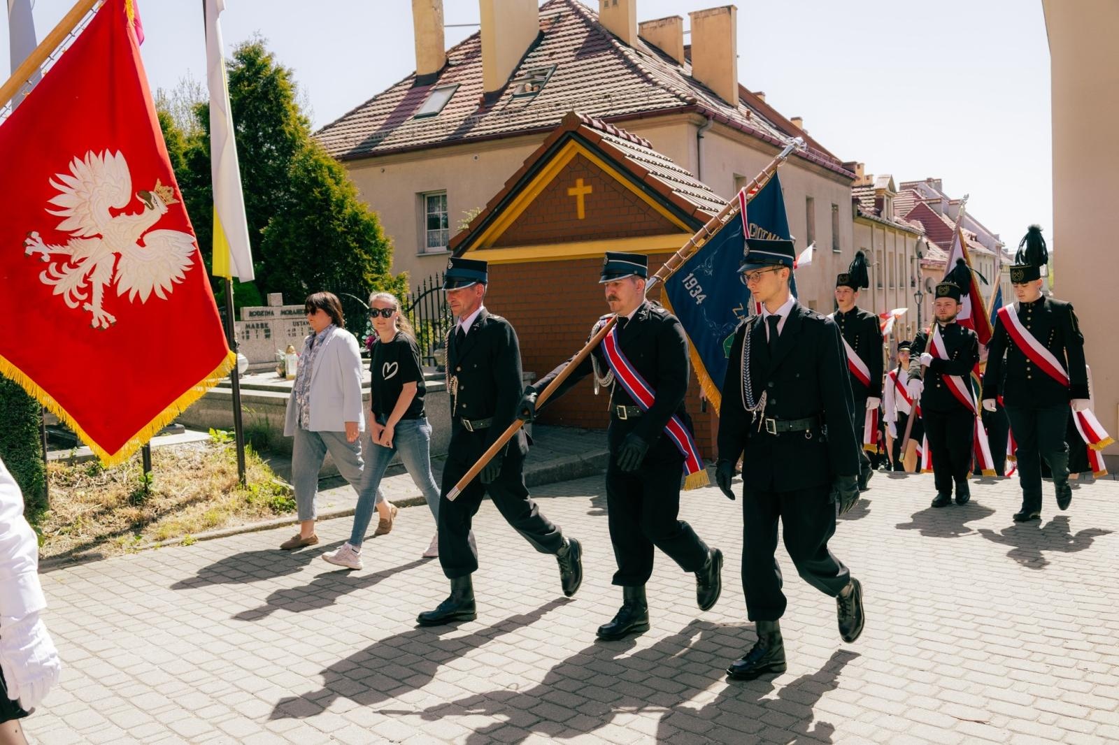 Zdjęcie w galerii na portalu naszwodzislaw.com: Wodzisław Śląski pamięta o Konstytucji 3 Maja. Uroczystości z udziałem mieszkańców i władz wiadomości z regionu