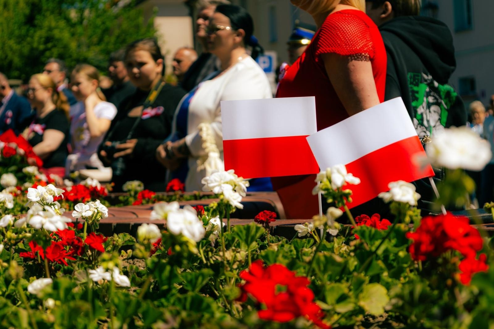 Zdjęcie w galerii na portalu naszwodzislaw.com: Wodzisław Śląski pamięta o Konstytucji 3 Maja. Uroczystości z udziałem mieszkańców i władz wiadomości z regionu